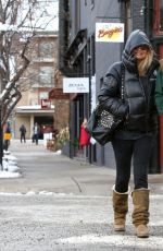 GOLDIE HAWN and Kurt Russell Out and About in Aspen