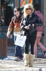 GOLDIE HAWN Out and About in Aspen 1912