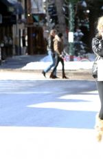 GOLDIE HAWN Out and About in Aspen 1912