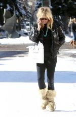 GOLDIE HAWN Out and About in Aspen 1912