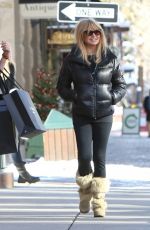 GOLDIE HAWN Out and About in Aspen 1912