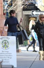 GOLDIE HAWN Out and About in Aspen 1912
