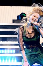 IGGY AZALEA at Y100 Jingle Ball in Miami