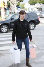 JENNIFER GARNER Arrives at Tavern Restaurant in Brentwood 1612