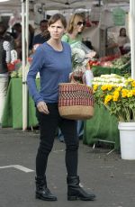 JENNIFER GARNER Shoping at Farmer