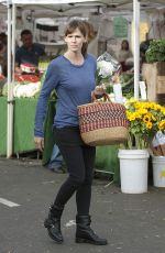 JENNIFER GARNER Shoping at Farmer