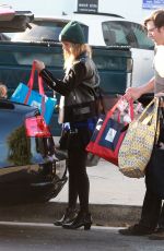 JESSICA ALBA Shopping at West Elm in West Hollywood