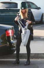 JESSICA ALBA Shopping at West Elm in West Hollywood