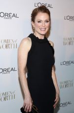 JULIANNE MOORE at L’Oreal Paris Women of Worth Celebration in New York