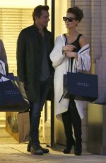 KATE BECKINSALE and Len Wiseman Shopping at Barneys New York in Los Angeles