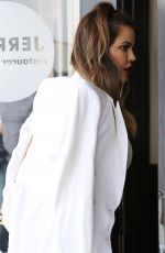 KHLOE KARDASHIAN Arrives at Jerry