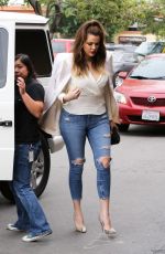 KHLOE KARDASHIAN Arrives at Jerry
