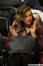 KHLOE KARDASHIAN at Detroit Pistons vs Los Angeles Clippers in Los Angeles