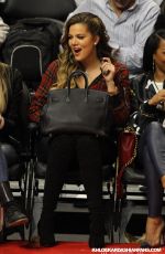 KHLOE KARDASHIAN at Detroit Pistons vs Los Angeles Clippers in Los Angeles