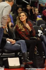 KHLOE KARDASHIAN at Detroit Pistons vs Los Angeles Clippers in Los Angeles