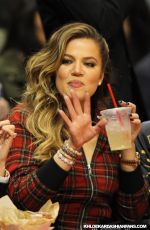 KHLOE KARDASHIAN at Detroit Pistons vs Los Angeles Clippers in Los Angeles
