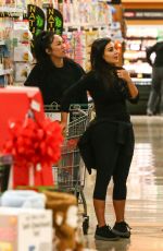 KIM KARDASHIAN Shopping Grocery at Ralphs in Calabasas