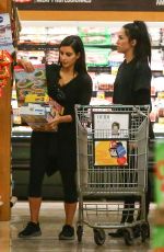 KIM KARDASHIAN Shopping Grocery at Ralphs in Calabasas