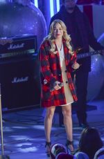 LEANN RIMES at Rockefeller Christmas Tree Lighting Ceremony in New York