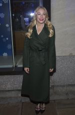 LEANN RIMES at Rockefeller Christmas Tree Lighting Ceremony in New York