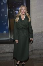 LEANN RIMES at Rockefeller Christmas Tree Lighting Ceremony in New York