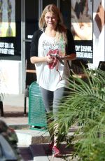 LEANN RIMES Shoping at Juicy Ladies in Woodland Hills