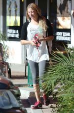 LEANN RIMES Shoping at Juicy Ladies in Woodland Hills