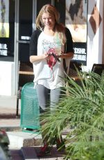 LEANN RIMES Shoping at Juicy Ladies in Woodland Hills