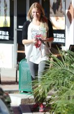 LEANN RIMES Shoping at Juicy Ladies in Woodland Hills