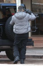 LORI LOUGHLIN Heading to Skiing in Aspen