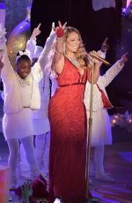 MARIAH CAEREY Performs Rockefeller Christmas Tree Lighting Ceremony