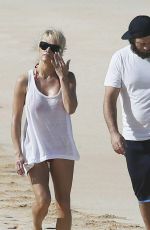 PAMELA ANDERSON and Rick Salomon Walks on Beach in Hawaii