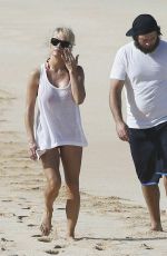 PAMELA ANDERSON and Rick Salomon Walks on Beach in Hawaii