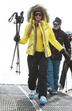 PARIS HLTON Hits the Slopes in Aspen