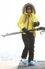 PARIS HLTON Hits the Slopes in Aspen