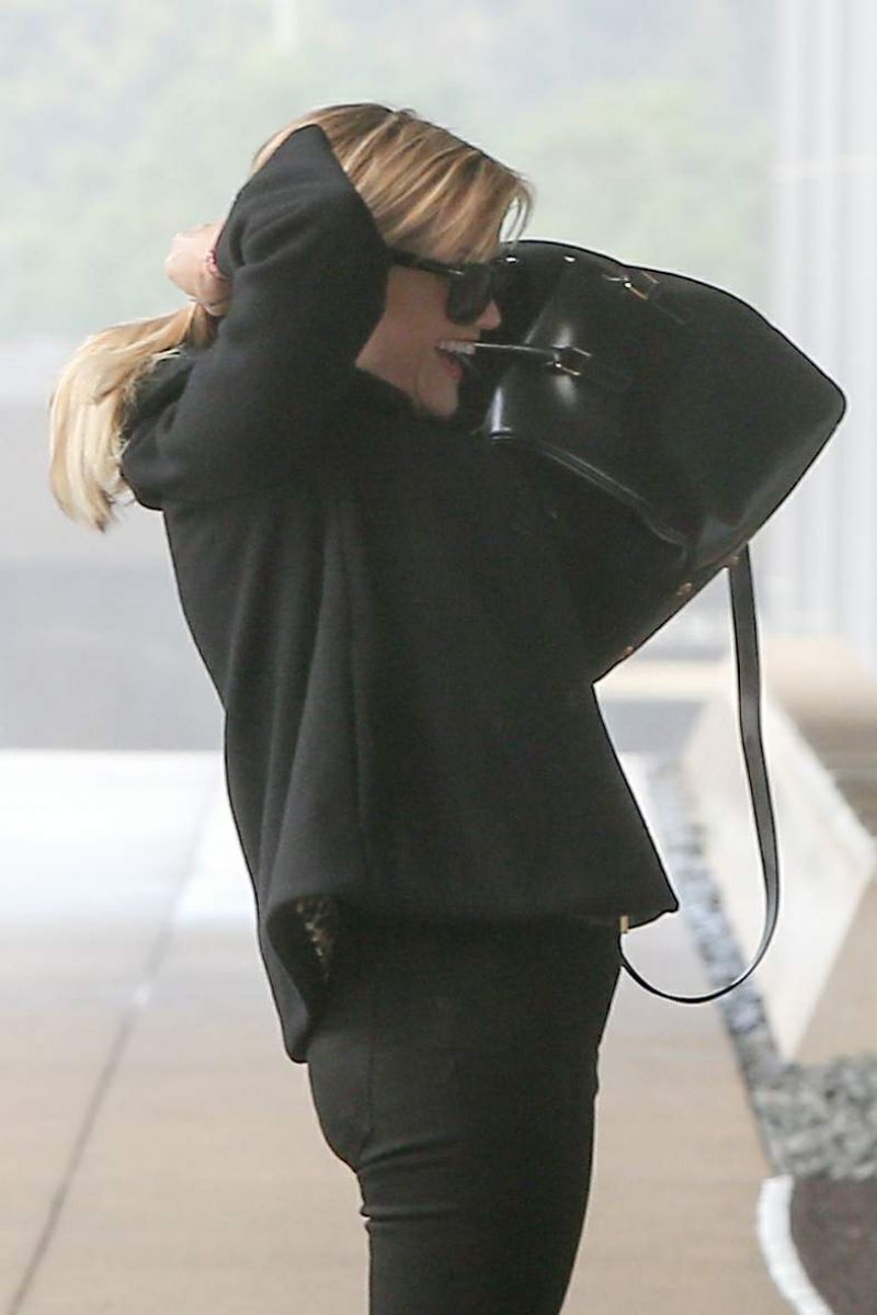 REESE WITHERSPOON Arrives at Her Husband Office REESE WITHERSPOON Arrives at Her Husband Office