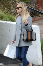 REESE WITHERSPOON at Christmas Shopping in Brentwood 1812
