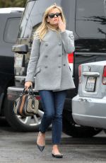 REESE WITHERSPOON at Christmas Shopping in Brentwood 1812