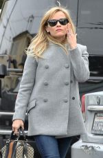 REESE WITHERSPOON at Christmas Shopping in Brentwood 1812