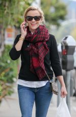 REESE WITHERSPOON Grab Some Lunch to-go in Brentwood
