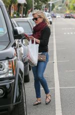 REESE WITHERSPOON Grab Some Lunch to-go in Brentwood