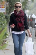 REESE WITHERSPOON Grab Some Lunch to-go in Brentwood