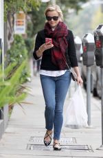 REESE WITHERSPOON Grab Some Lunch to-go in Brentwood