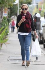 REESE WITHERSPOON Grab Some Lunch to-go in Brentwood