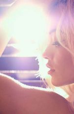 RITA ORA in L
