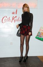 TAYLOR SWIFT at Cath Kidston in London