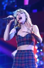 TAYLOR SWIFT at Z100’s Jingle Ball 2014 in New York