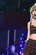 TAYLOR SWIFT at Z100’s Jingle Ball 2014 in New York
