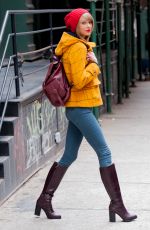 TAYLOR SWIFT Leaves Her Appartment in New York 0812