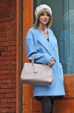 TAYLOR SWIFT Leaves Her New York